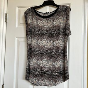 For Cynthia tops NWOT